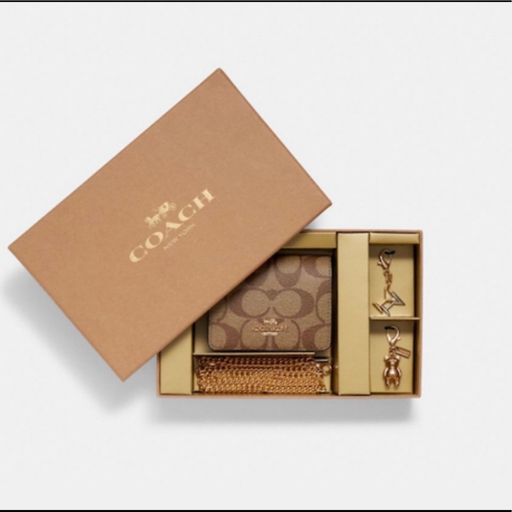 *NWT* Coach Boxed Mini Wallet On A Chain In Blocked Signature Canvas Gift 🎁 Set